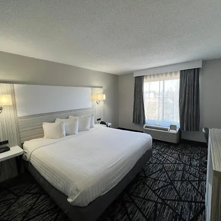 Baymont By Wyndham Peoria Hotel Exterior photo